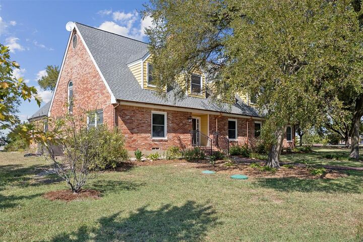 Property Photo: 11826 Ridge Road TX 75126