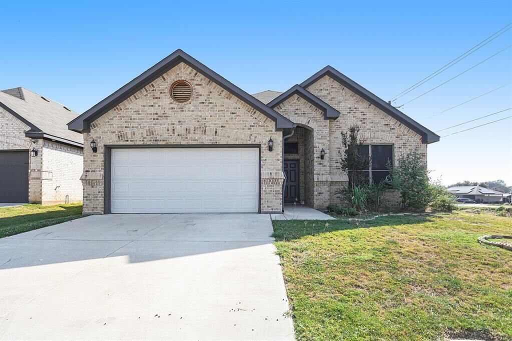 Photo de la propriété:  1300 Beach Drive  TX 76020 