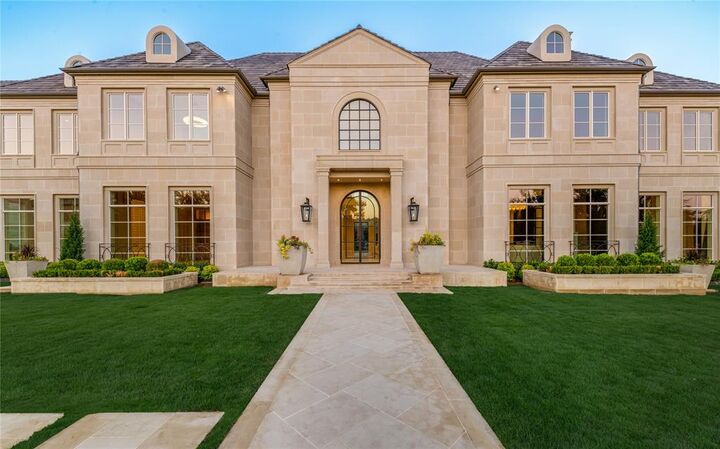 Property Photo:  1 Dorset Place  TX 75229 