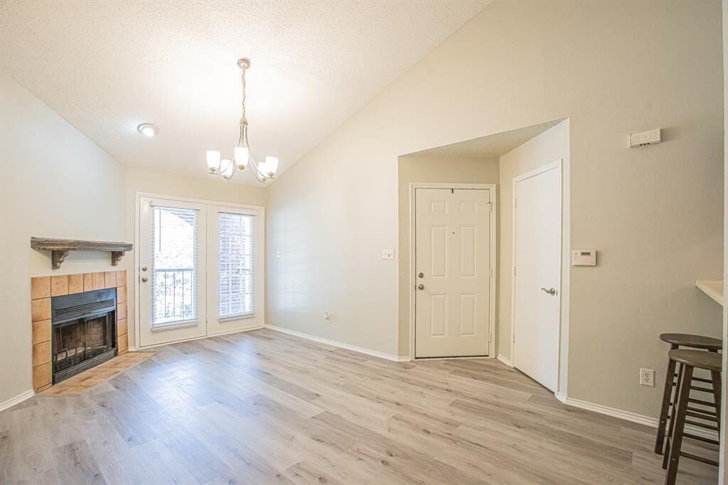 Property Photo: 3209 Donnelly Circle 104 TX 76107