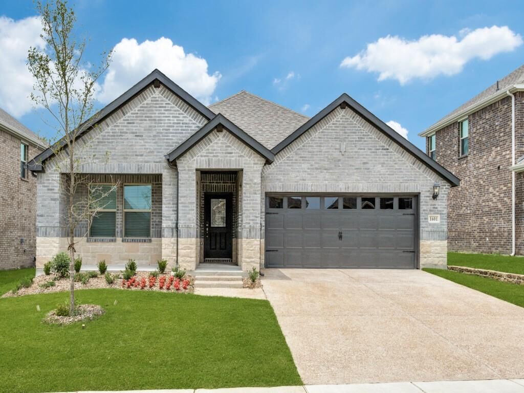 Property Photo: 1601 Cobblestone Road TX 75454