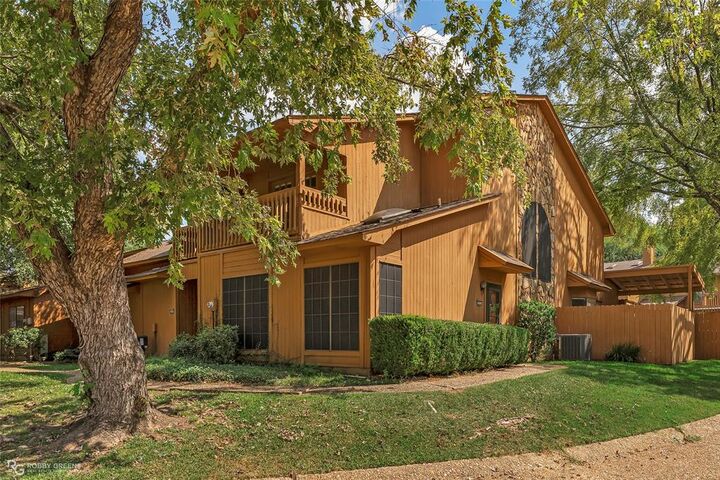 Property Photo:  3450 Stonebrook Place  LA 71105 