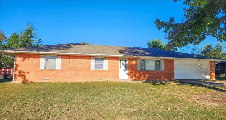 Property Photo:  2006 S 16th  AR 72758 