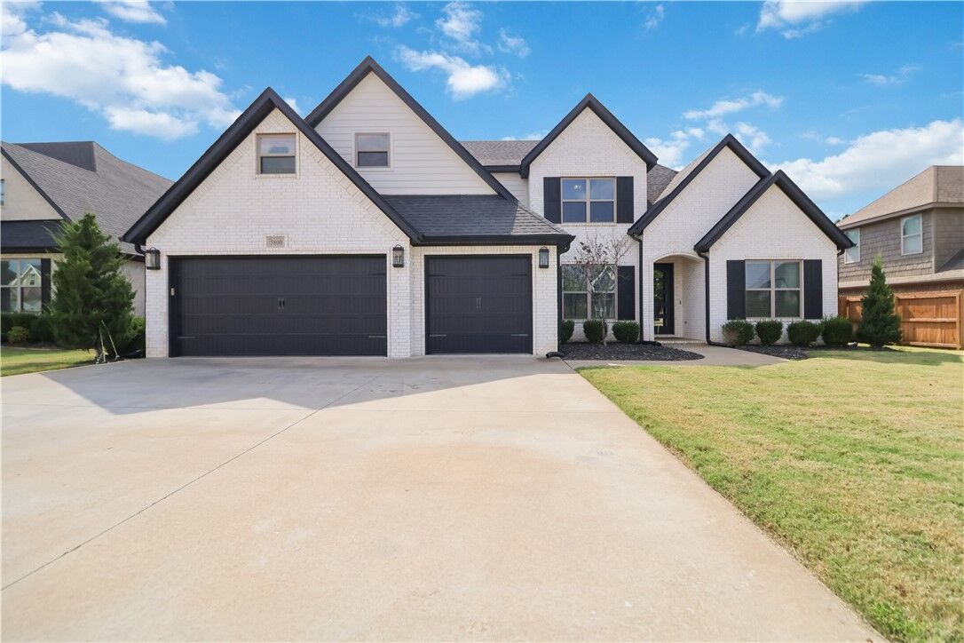 Property Photo:  5800 W Sommerset Street  AR 72758 