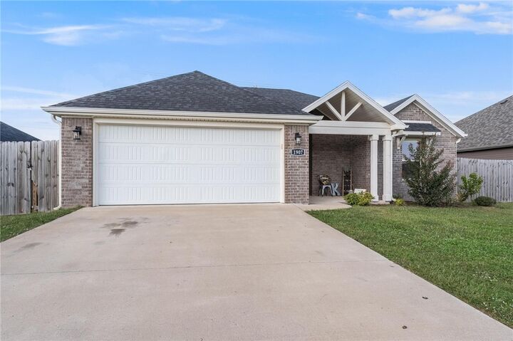Property Photo: 1907 Endura Park Drive AR 72761