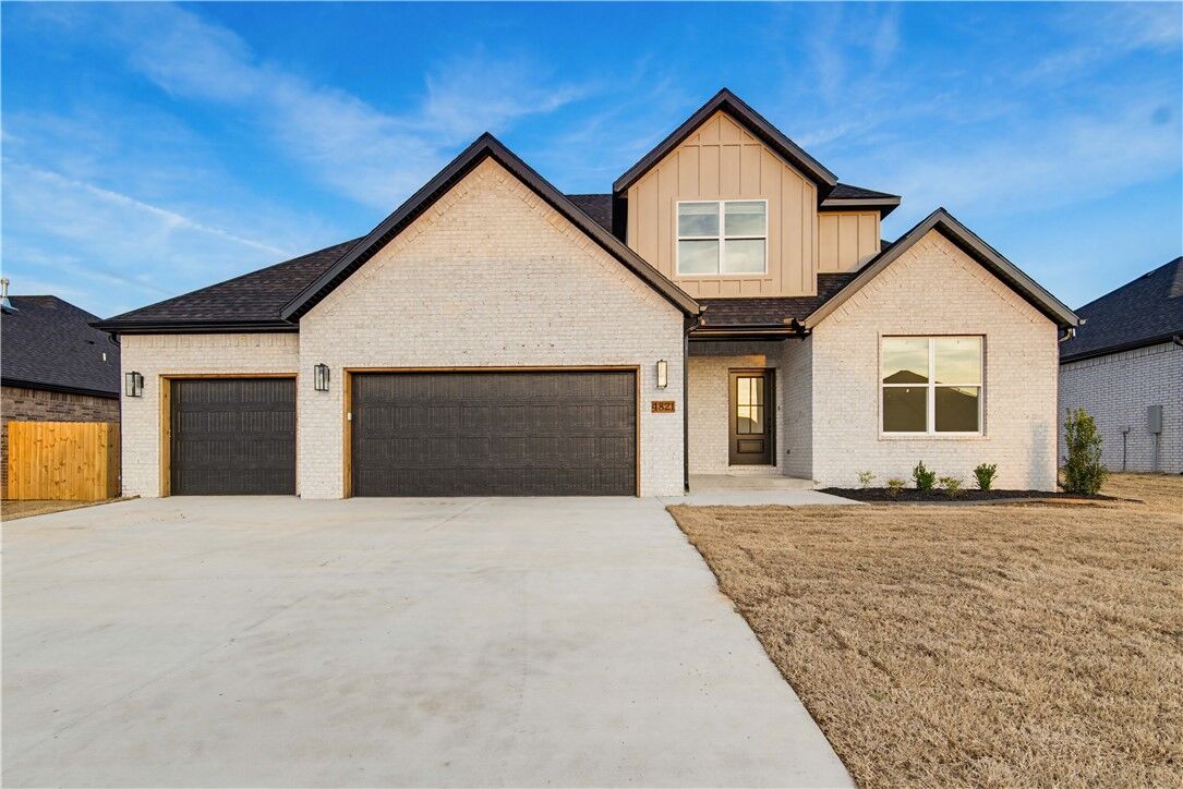 Property Photo:  4821 Farmhouse Street  AR 72762 