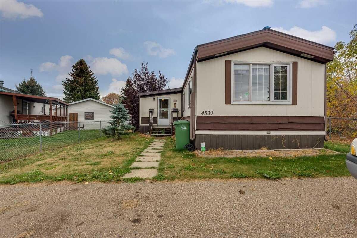 Property Photo: 4539 Eastview Crescent AB T0C 2J0