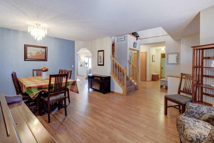 Property Photo:  2423 Morris Crescent SE  AB T4A 2B8 