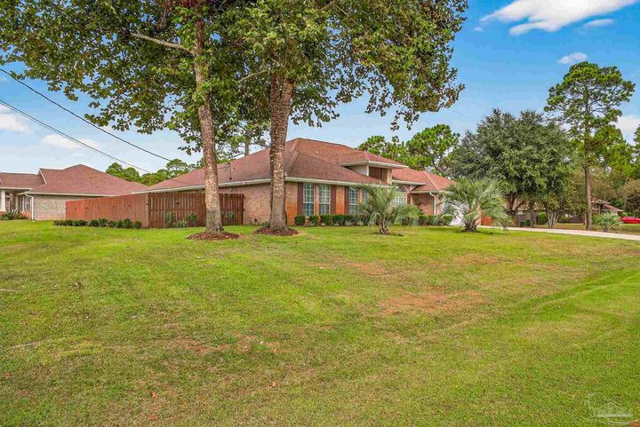 Property Photo: 2379 Edgewood Dr FL 32566