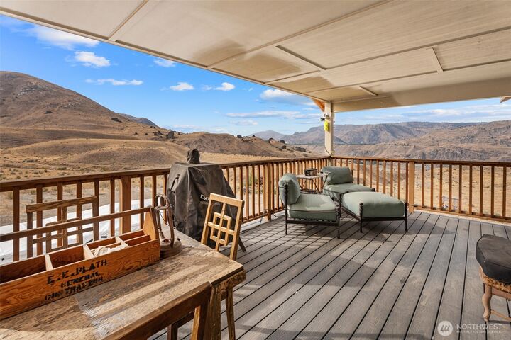Property Photo:  70  Hill Range Lane  WA 98858 