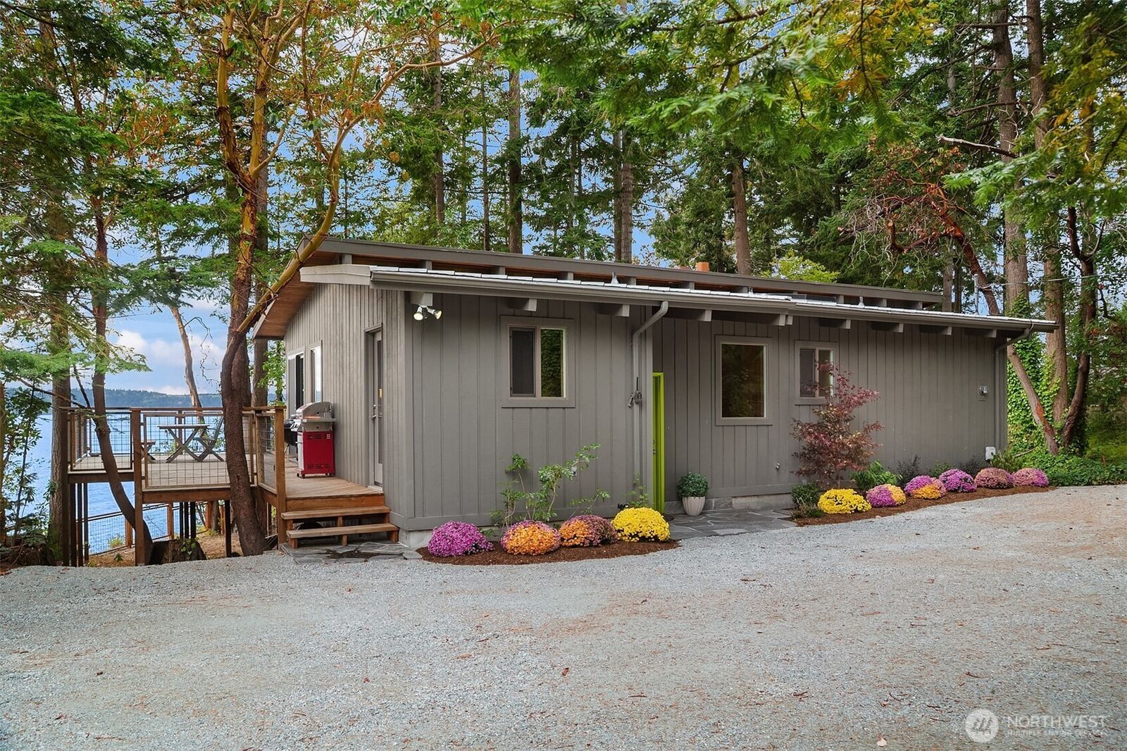 Property Photo:  1428  Hansen Street  WA 98282 