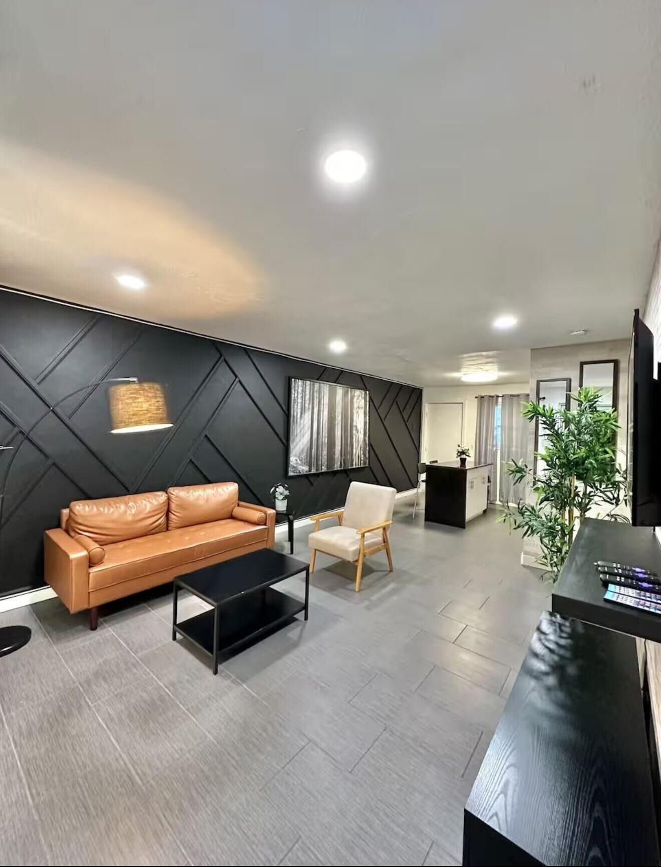 Property Photo:  1501 N Federal Highway  FL 33460 