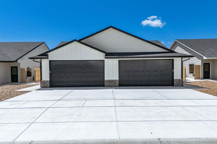 505 E Harper St  Valley Center KS 67147-8955 photo