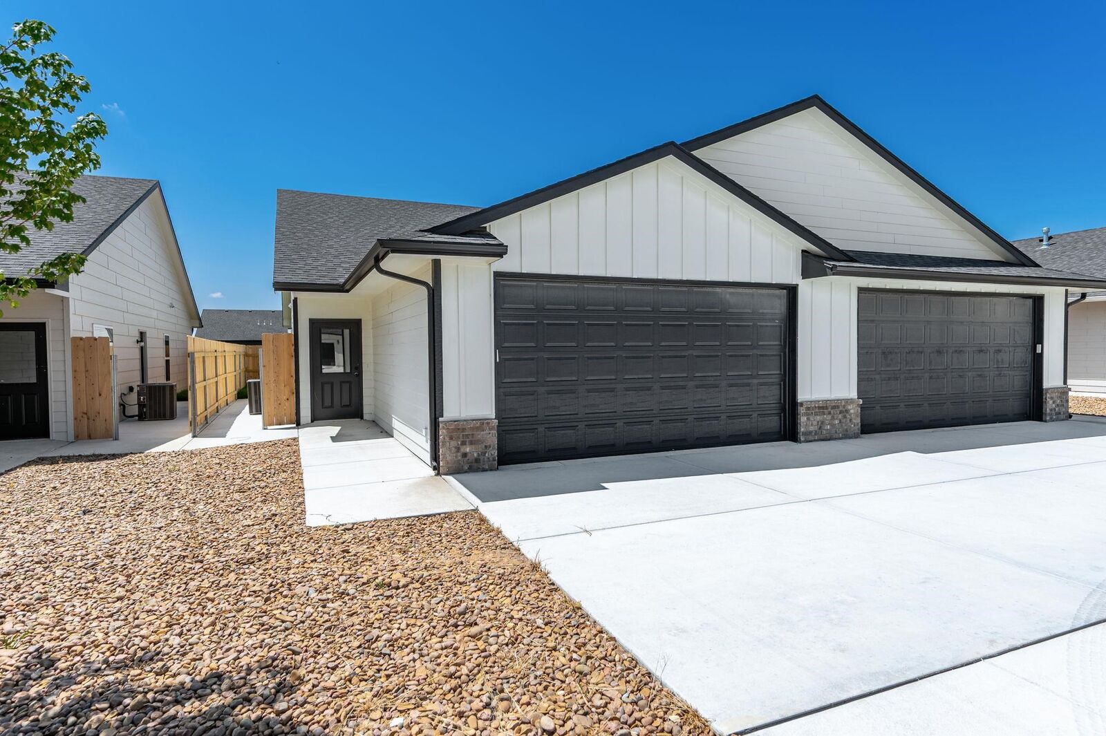 Property Photo:  505 E Harper St  KS 67147-8955 