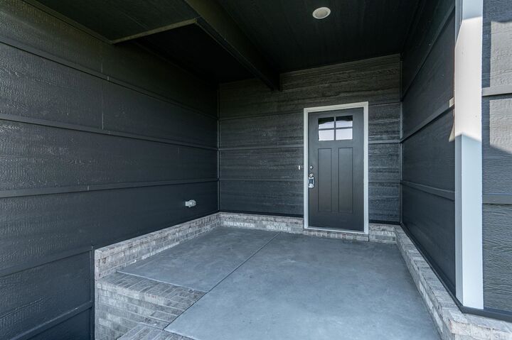 Property Photo:  2750 E Ironstone St  KS 67219 
