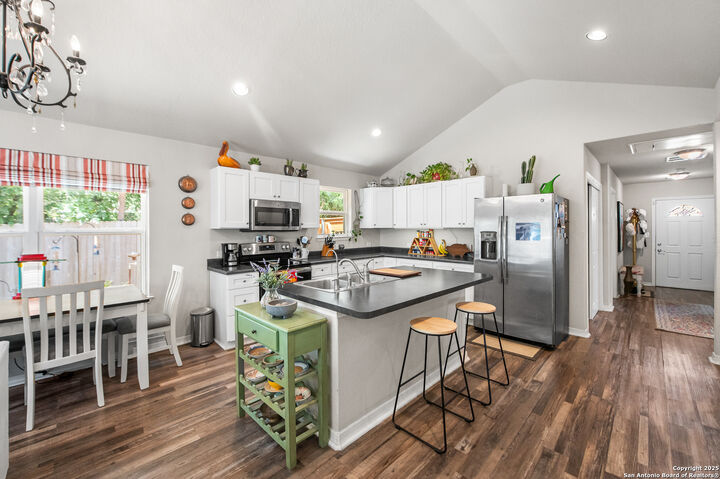 Property Photo: 420 Belmont TX 78202