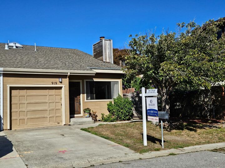 919 Paget Avenue  Santa Cruz CA 95062 photo