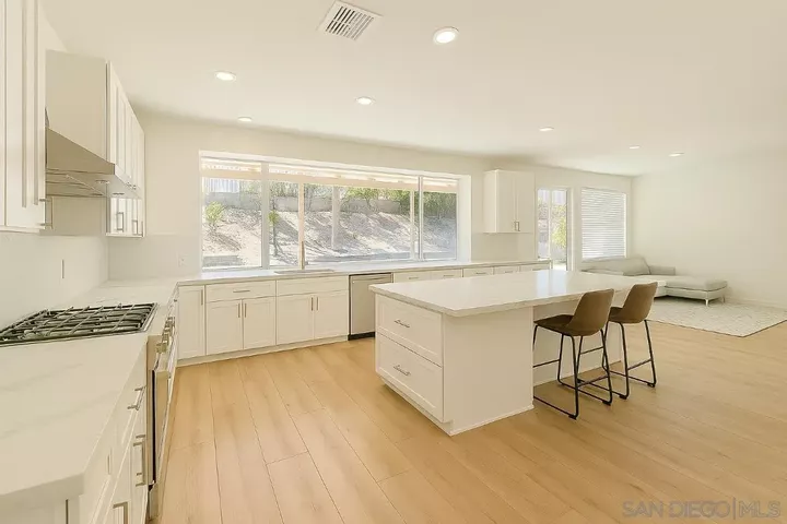 Property Photo:  5006 Palmera Dr  CA 92056 