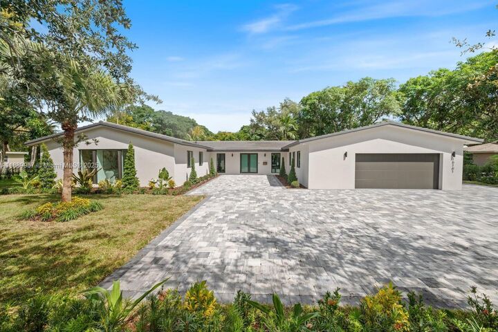 15101 SW 87th Ave  Palmetto Bay FL 33176 photo