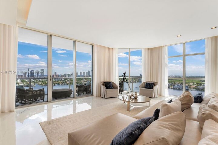 Property Photo:  17301 Biscayne Blvd Ph-7  FL 33160 