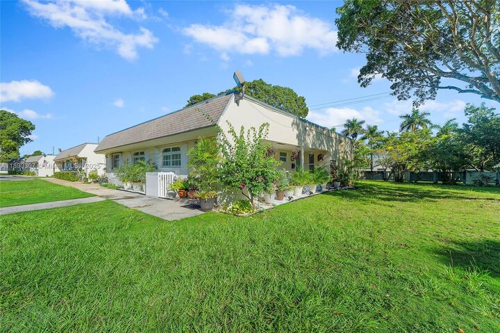 Property Photo: 11225 SW 169th St V4744 FL 33157