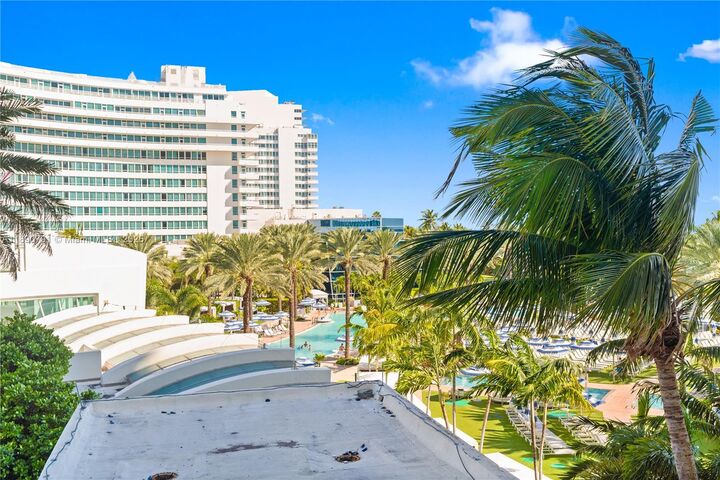 Property Photo:  4391 Collins Ave 402  FL 33140 