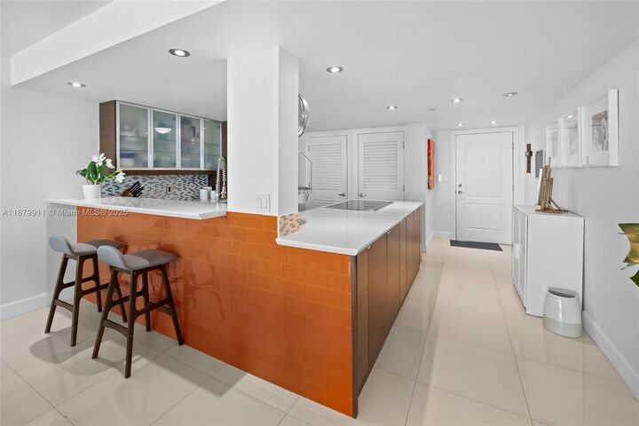 Property Photo:  2101 Brickell Ave 2306  FL 33129 