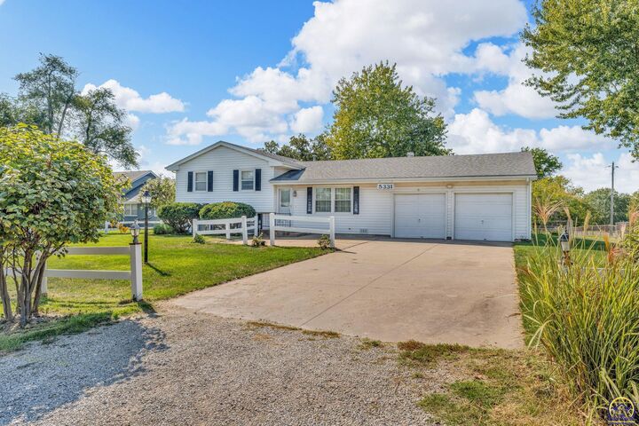 Property Photo: 5331 NE Early Ct KS 66617