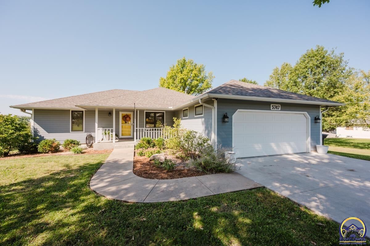 Property Photo:  5747 SE Paulen Rd  KS 66409 
