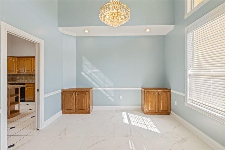 Property Photo: 4012 Woodcrest Lane LA 70605