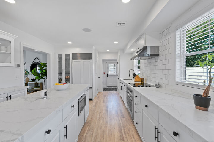 Property Photo:  44 Williams Avenue Penthouse  CT 06355 