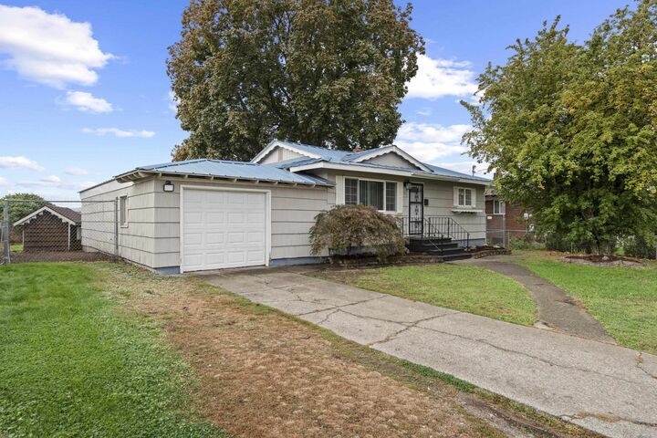 Property Photo:  3710 E Ermina Ave  WA 99207 