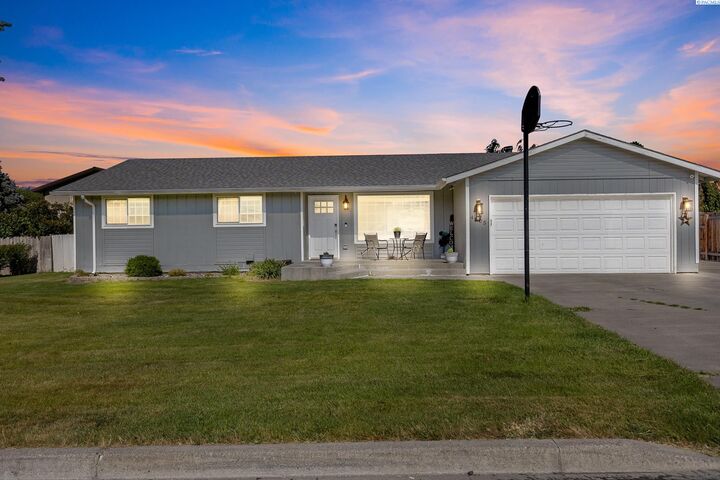 Property Photo:  4805 S Jean St  WA 99337 