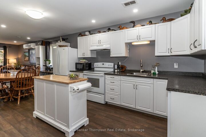 Property Photo: 42 Murray Street ON P0A 1Z0