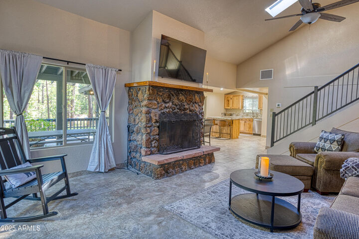 Property Photo:  3680 Woodpecker Lane  AZ 85935 