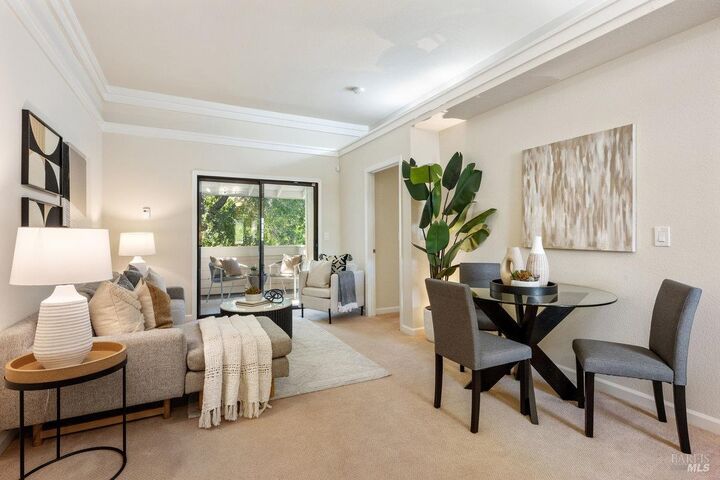 32 Picadilly Court  San Rafael CA 94903 photo