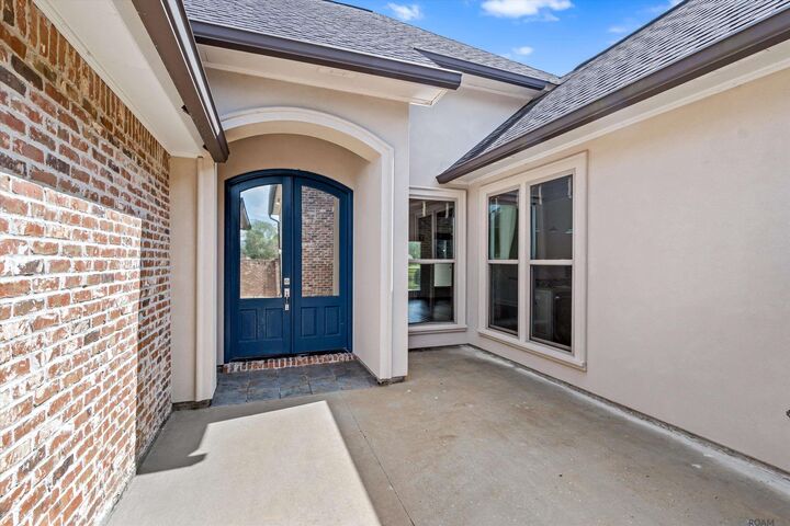 Property Photo: 6086 Tezcuco Ct LA 70737