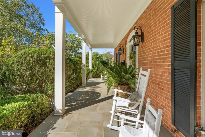 Property Photo: 6209 Foxcroft Road VA 22307