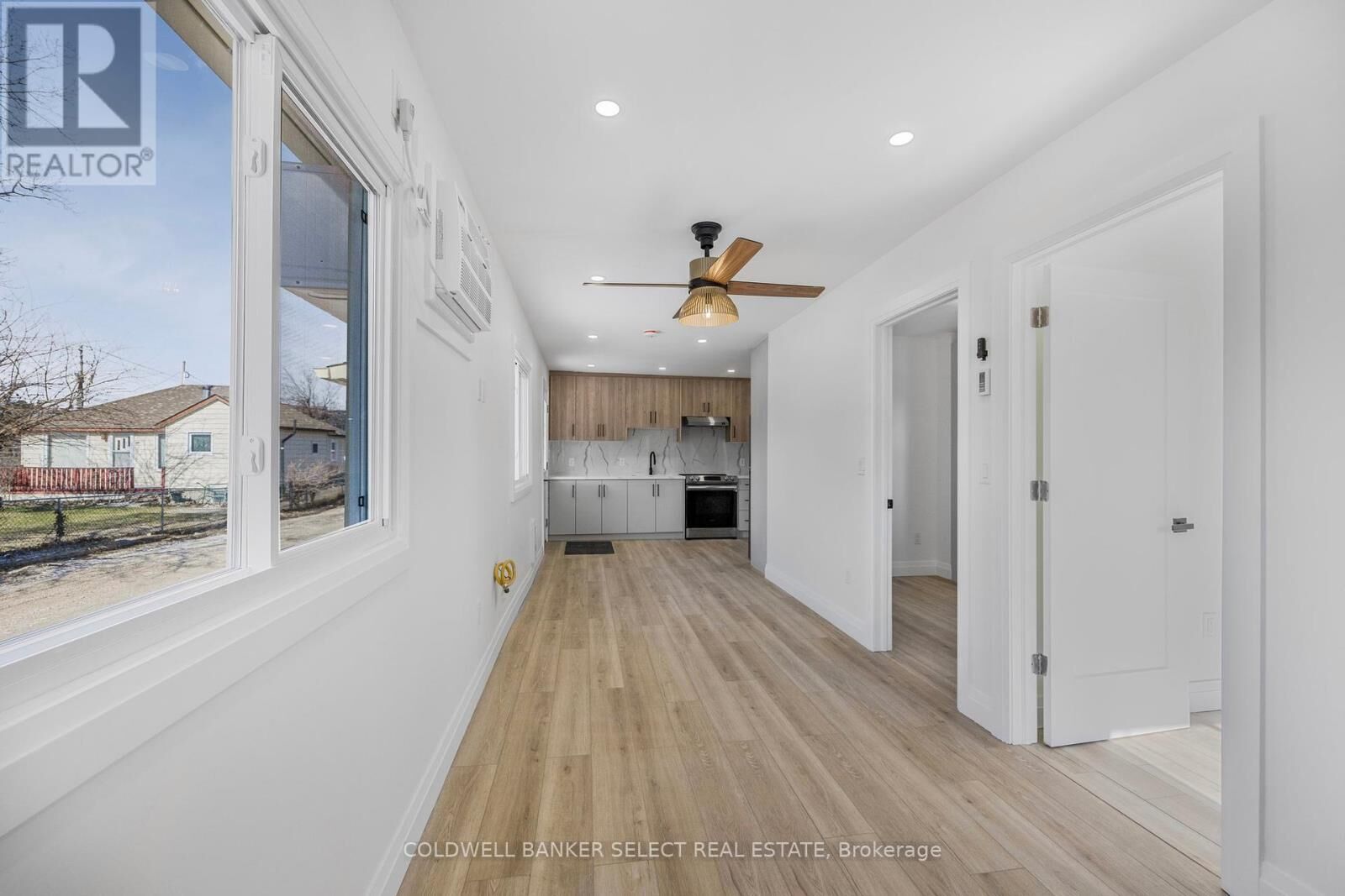 Property Photo:  338 Old Mosley Street Unit 1  ON L9Z 2H6 