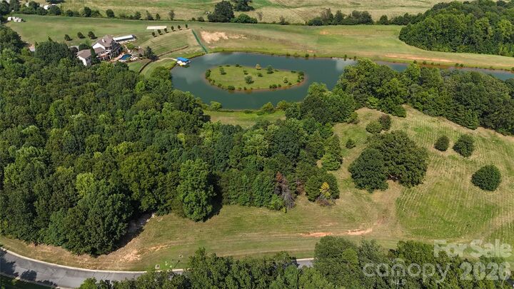 Property Photo:  4604 Mirror Lake Drive  NC 28609 