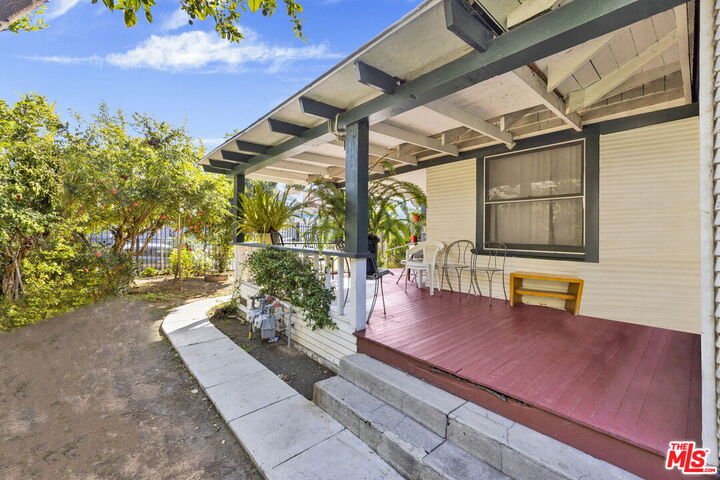 Property Photo: 2247 W 14th St CA 90006