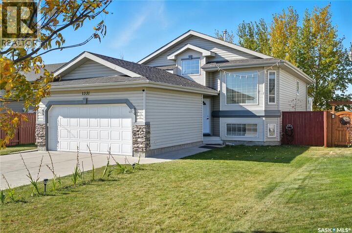 1331 Hughes Drive  Saskatoon SK S7L 7N1 photo