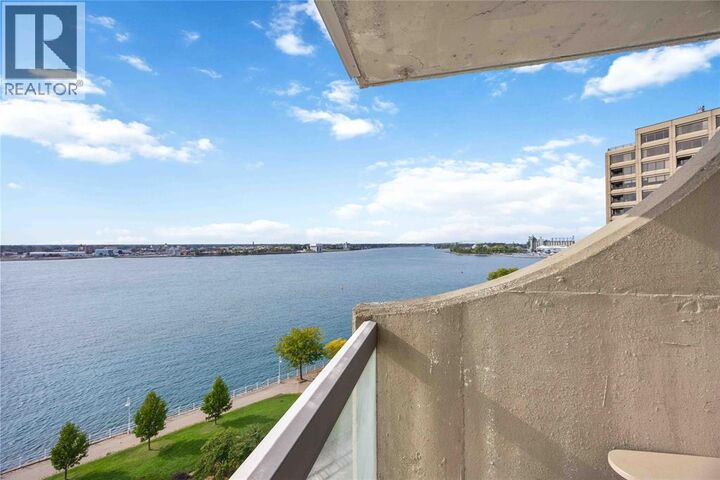 Property Photo:  155 Front Street North 907  ON N7T 7V5 