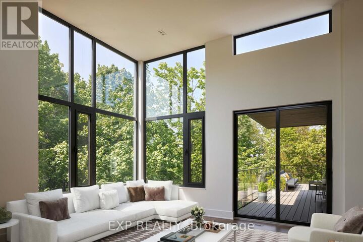 Photo de la propriété: 32 Clovelly Road ON K1J 6M2