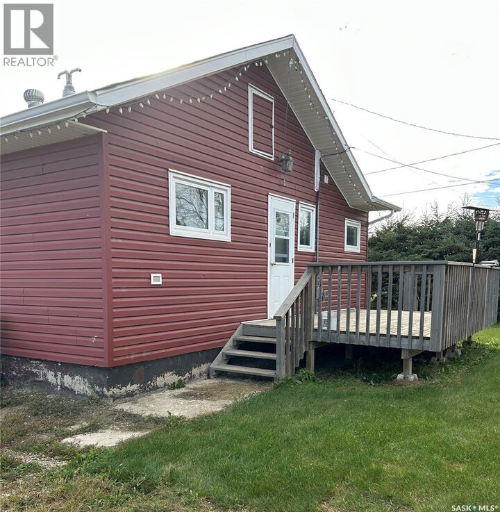 Property Photo:  102 2nd Avenue N  SK S0A 2H0 