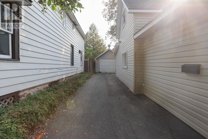 Photo de la propriété: 39 Hawthorne Ave ON P6B 1C6