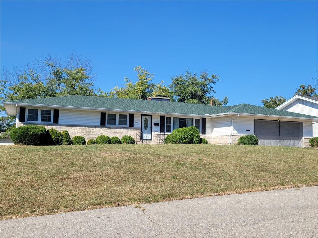 Property Photo: 231 S Redwood Lane IL 62522