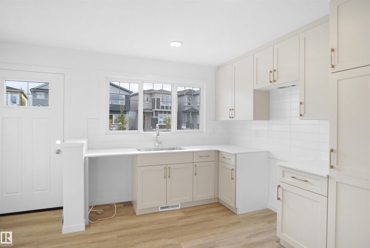 Property Photo:  4288 Kinglet Drive NW  AB T5S 0T1 