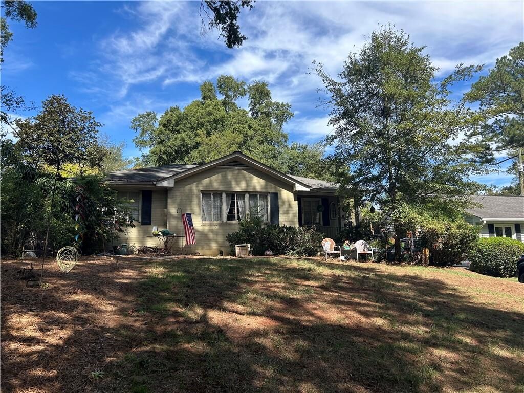 Property Photo:  272 Cascade Drive NW  GA 30064 