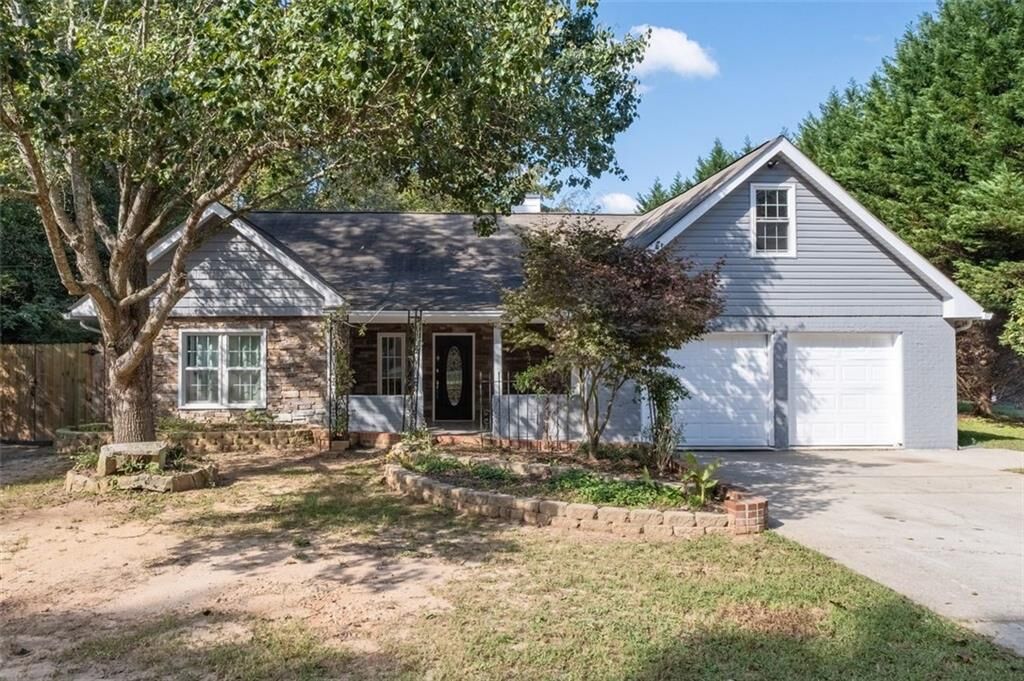 Property Photo: 672 Meadowbrook Drive GA 30680